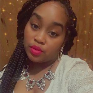 Meet your Posher, Beatrice